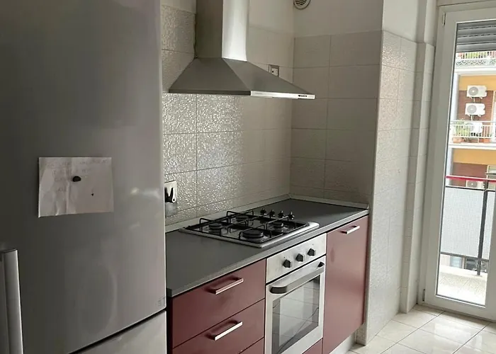 Tiburtina Station Apartamento *